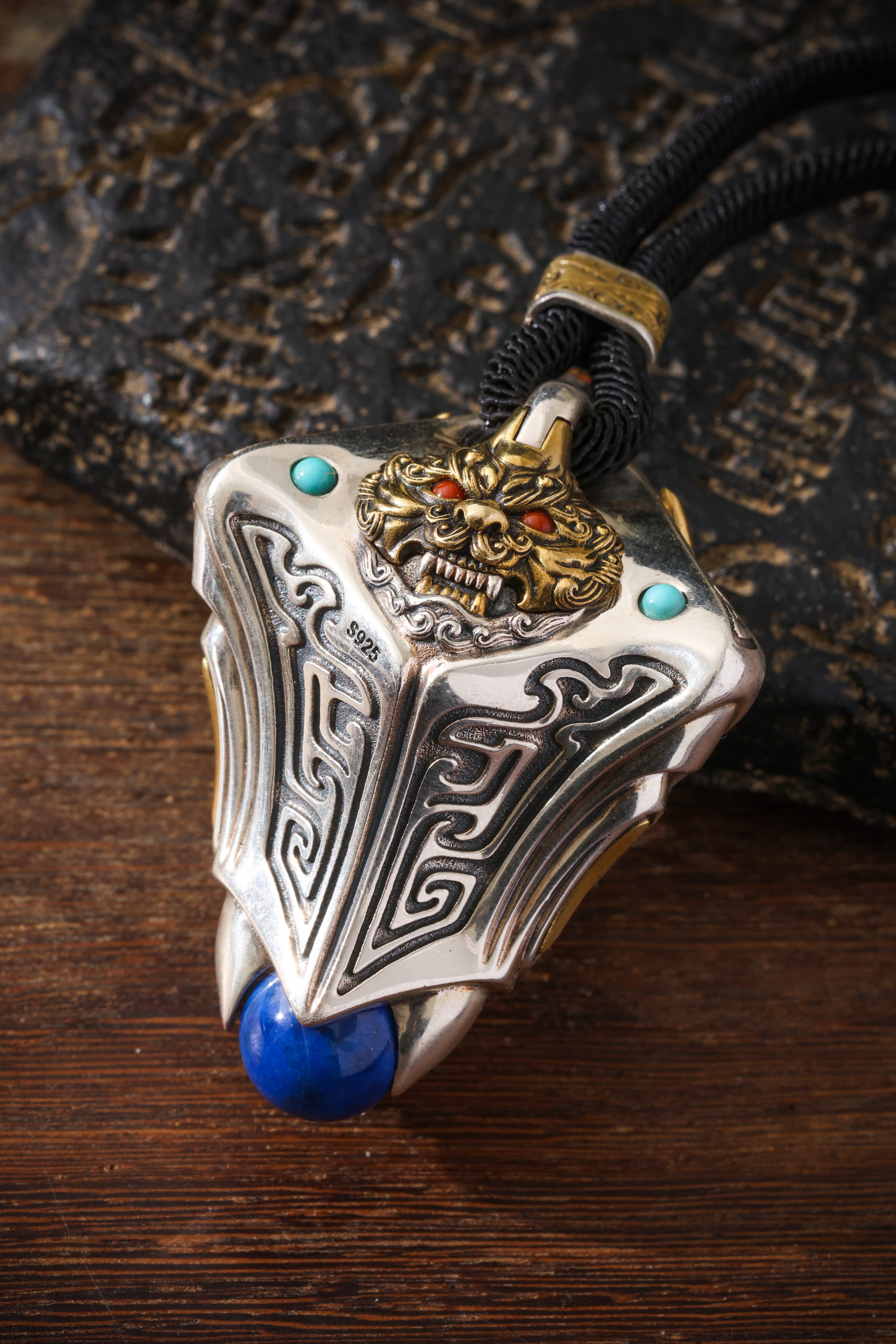Buddha Trace Tibetan Dragon-Subduing Arhat Pendant Buddha Trace