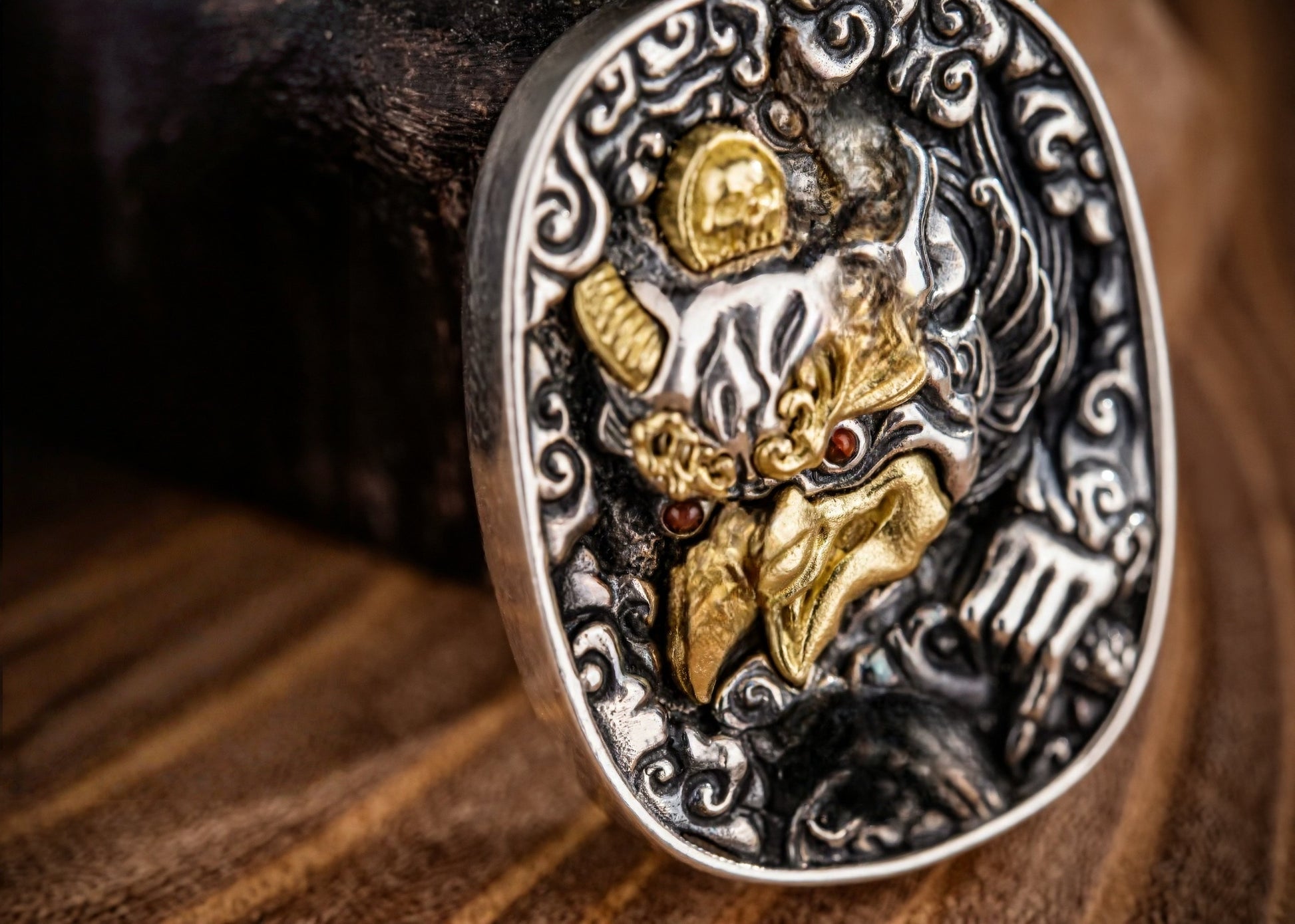 Budddha Trace roc pendant Buddha Trace