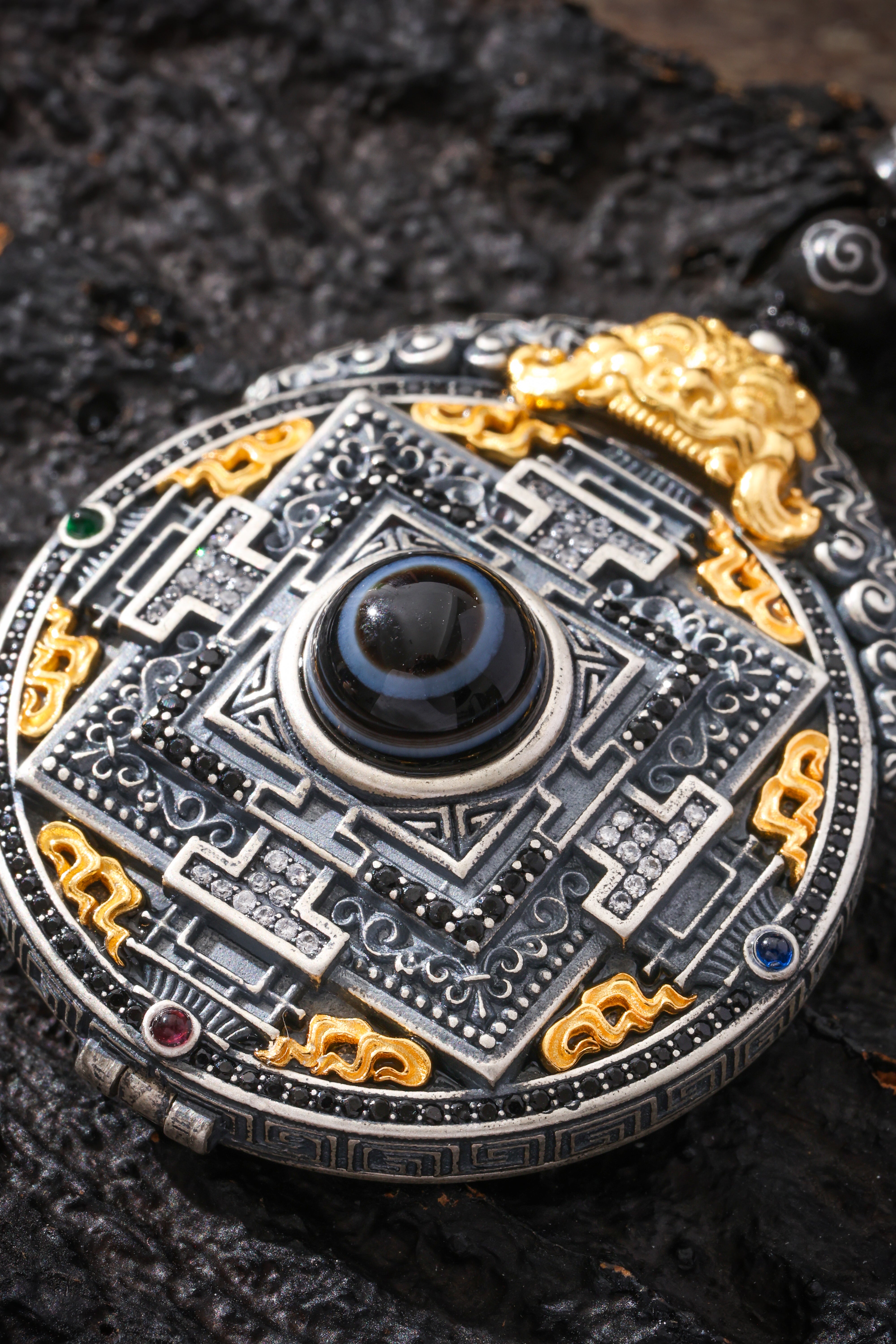 Buddha Trace Tibetan Mandala Dzi Gawu Pendant Buddha Trace