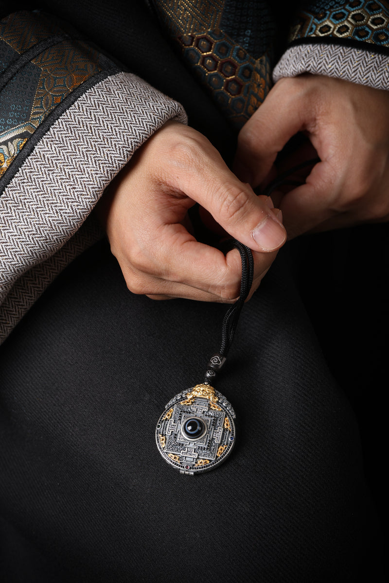 Buddha Trace Tibetan Mandala Dzi Gawu Pendant Buddha Trace