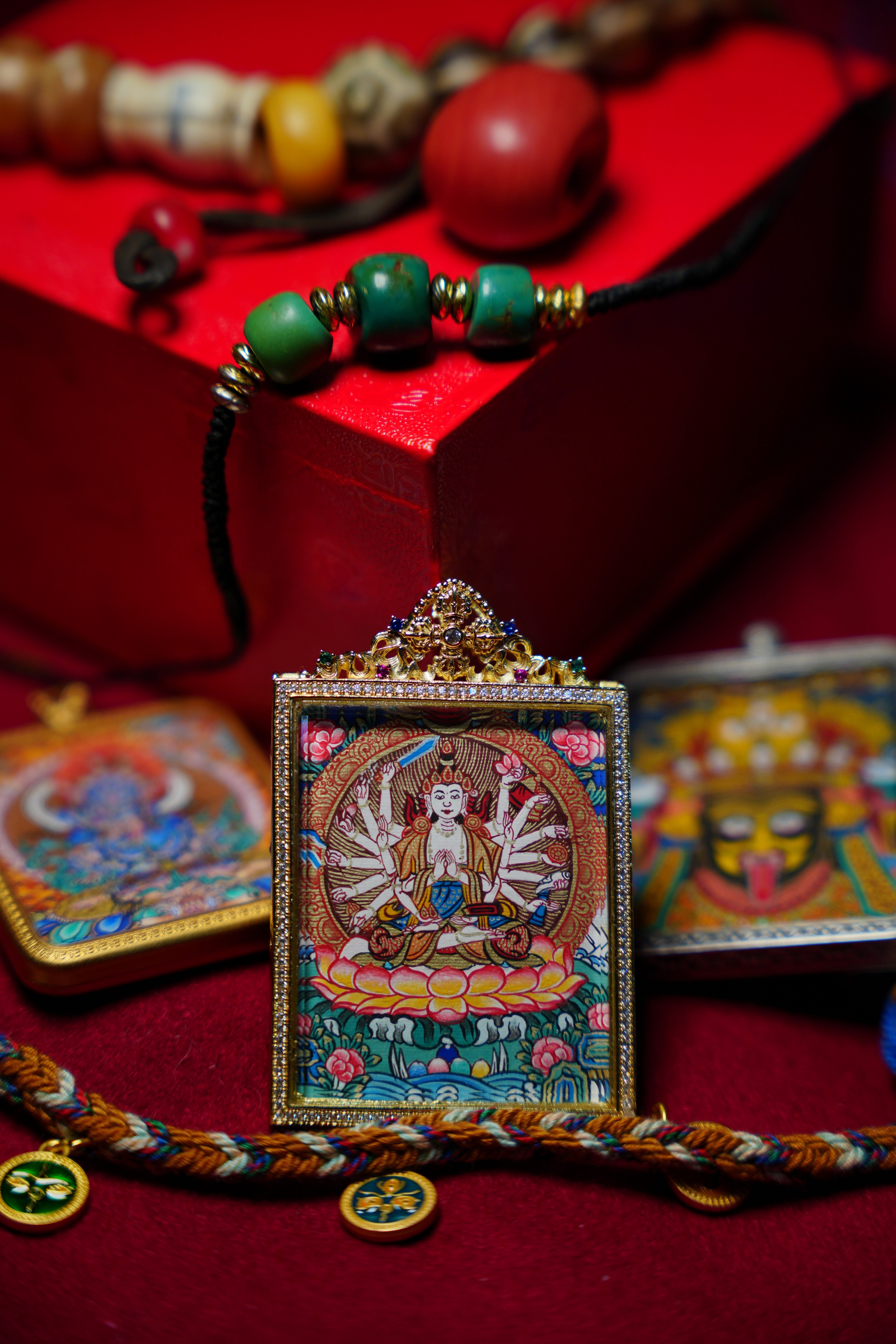 Buddha Trace Tibetan Thousand-Armed Guanyin Bodhisattva Thangka Buddha Trace